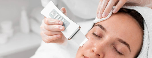 The Science of Modern Skincare: How Beauty Tech Tools Are Replacing Traditional Facials