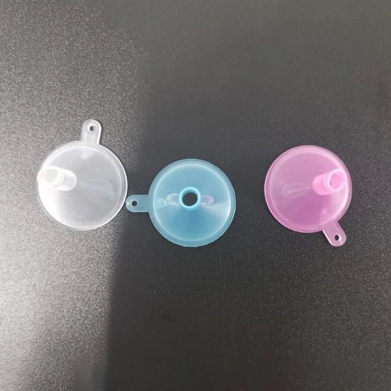 10PCS Mini Plastic Funnels for Perfume Diffuser Bottle Small Mouth Liquid Oil Funnels Laboratory Supplies Tools